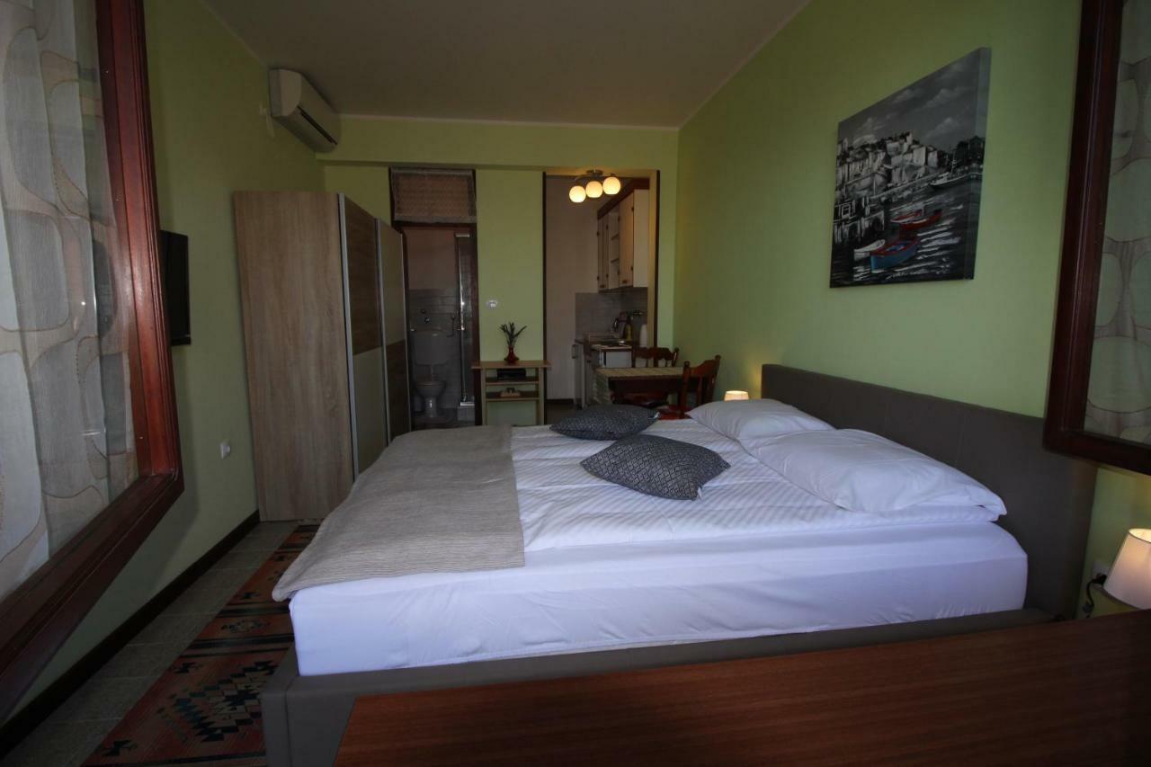 Apartments Rakovic Lovran Exterior photo